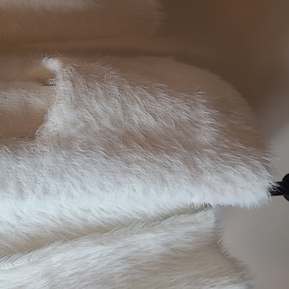 Ivory eyelash cardigan banana republic Size S - Picture 4 of 10